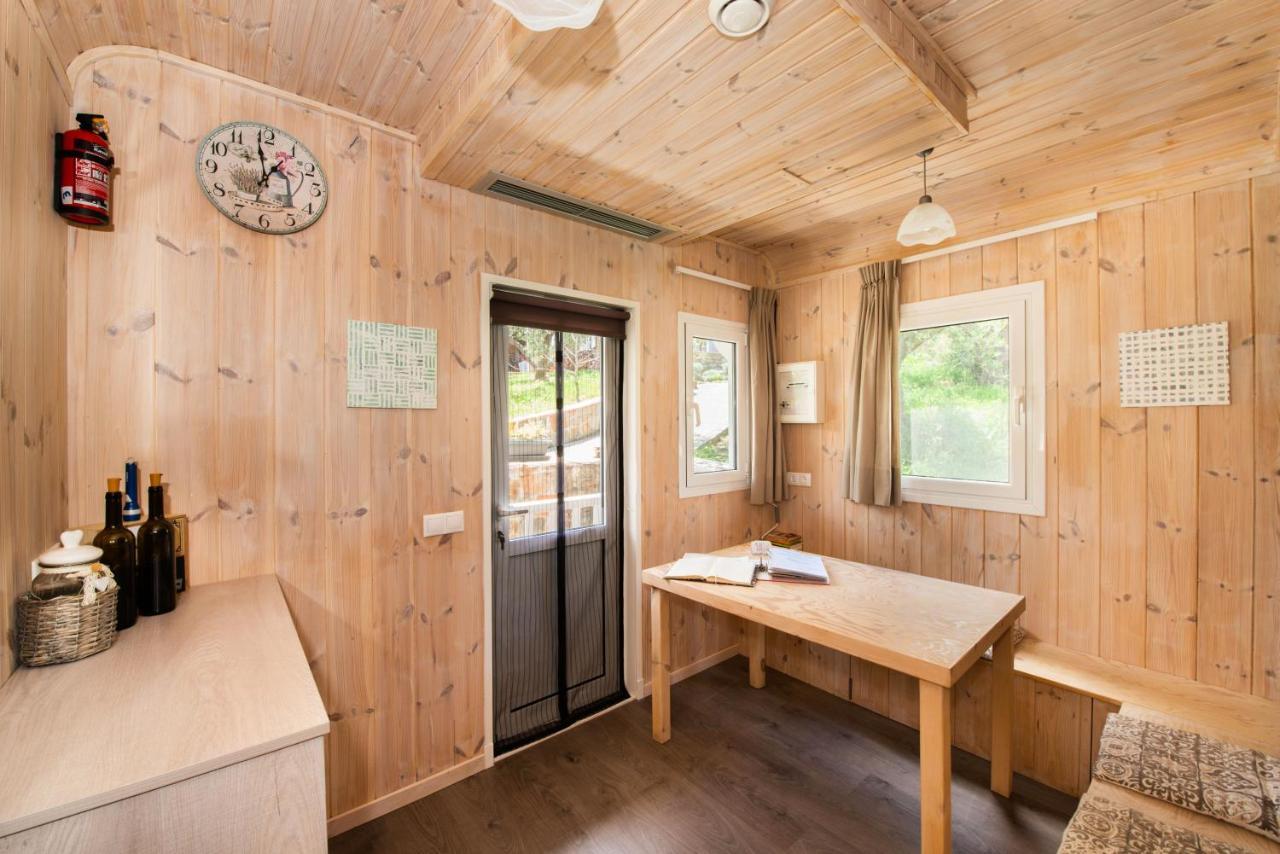 Hakuna Matata Holidays Wooden Lodge With Airco & Pool In Greek Olive Grove Метони Экстерьер фото